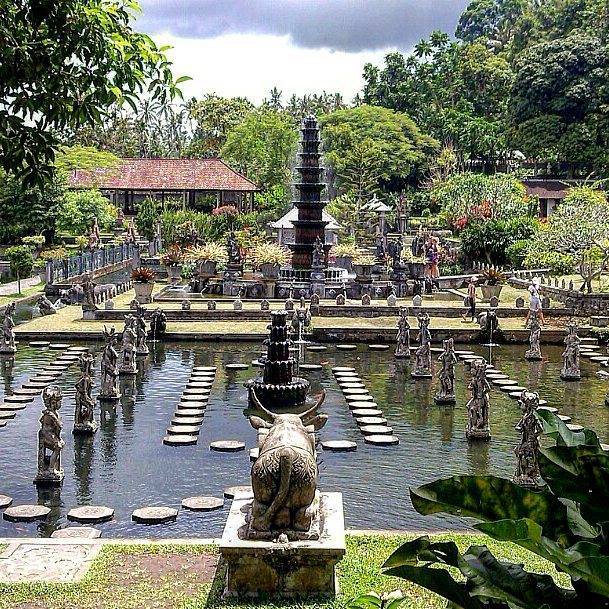 Tour di Bali est, tra templi iconici e giardini reali